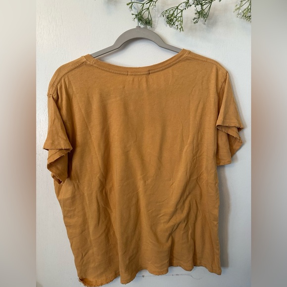 (B28)Junk Food | Graphic T-shirt With distressing - Picture 7 of 7